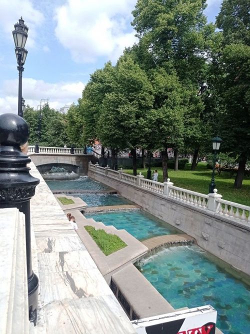 Данил Романов делится фотографиями с красотами Камчатки, Москвы, Крыма и Питера