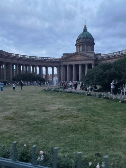 Данил Романов делится фотографиями с красотами Камчатки, Москвы, Крыма и Питера