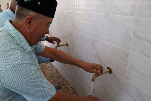 В селе Нармонка Лаишевского района открылся пункт бесплатной питьевой воды Родник — Чишмә