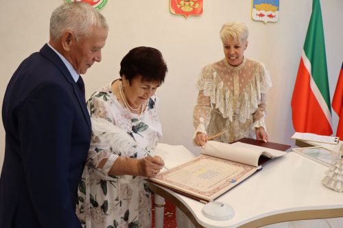 Полвека вместе рука об руку: жители Лаишевского района Данис и Талия отмечают золотую свадьбу