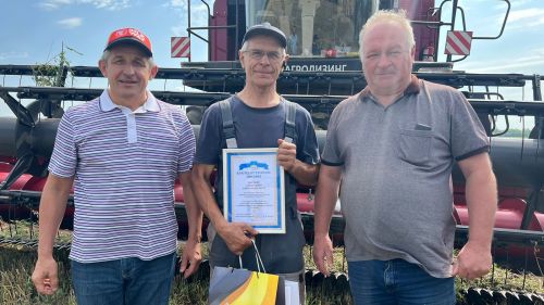 Глава района наградил лучших комбайнеров уборочной кампании 2023 года