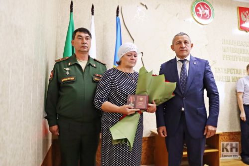 Лаеш районының өч сугышчысы Батырлык ордены белән бүләкләнде