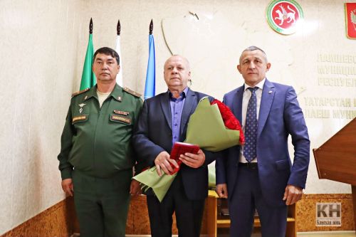 Лаеш районының өч сугышчысы Батырлык ордены белән бүләкләнде
