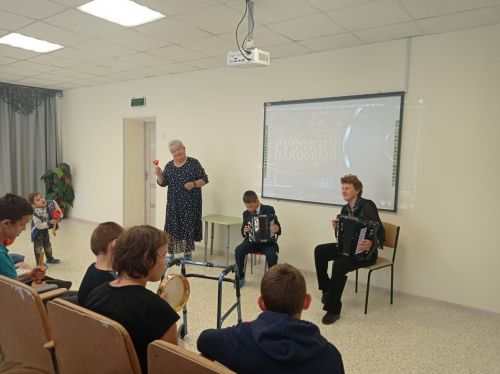 Детская школа искусств приобщила к музыке воспитанников реабилитационного центра