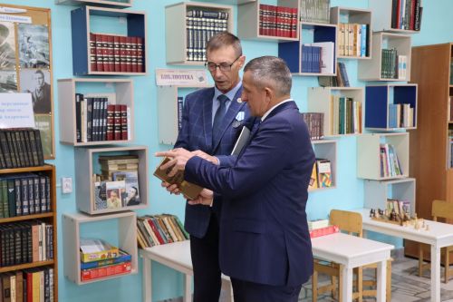 Большекабанской средней школе присвоено имя академика Валентина Андреева