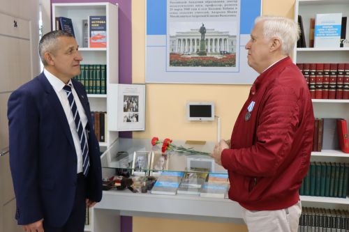 Большекабанской средней школе присвоено имя академика Валентина Андреева