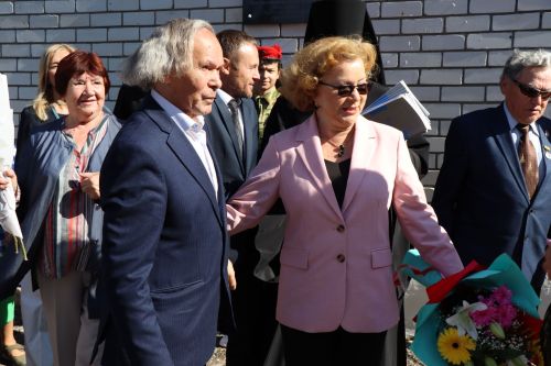 Большекабанской средней школе присвоено имя академика Валентина Андреева
