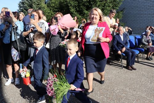 Большекабанской средней школе присвоено имя академика Валентина Андреева