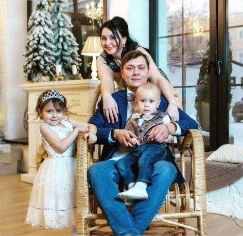 В республиканском конкурсе «Нечкэбил» участвует семья из Столбище