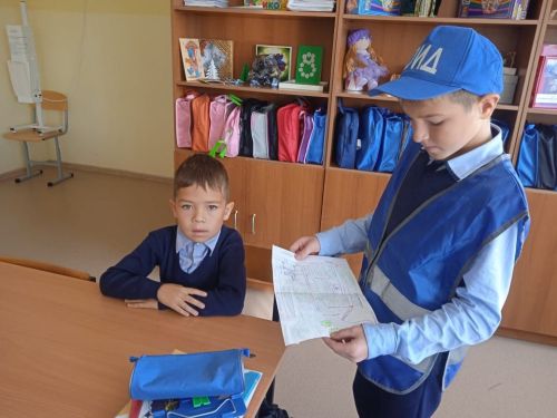 Юидовцы Лаишевской школы № 2 напомнили младшим школьникам о правилах поведения на дороге
