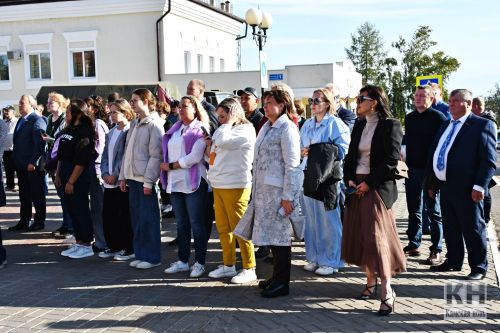 Три фуры по 20 тонн гумпомощи отправили сегодня из Лаишево на новые территории России
