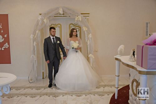 Семья Козиных зарегистрировала брак в День города Лаишево