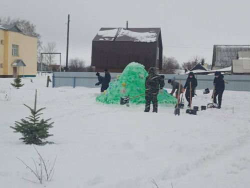 Как справлялись со снежной стихией в Именьковской школе