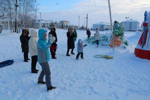 «Зимние забавы» у лаишевской елки прошли несмотря на морозы