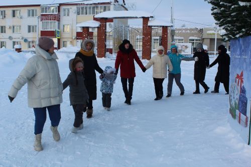 «Зимние забавы» у лаишевской елки прошли несмотря на морозы