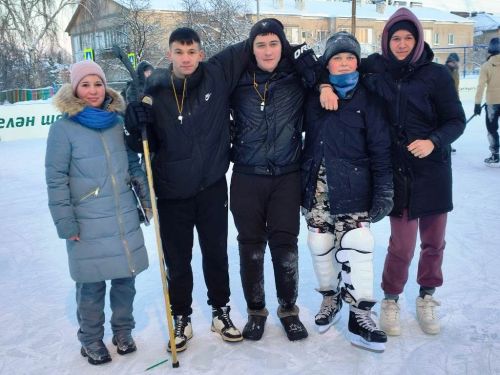 В Лаишевском районе турнир по хоккею посвятили землякам — бойцам СВО