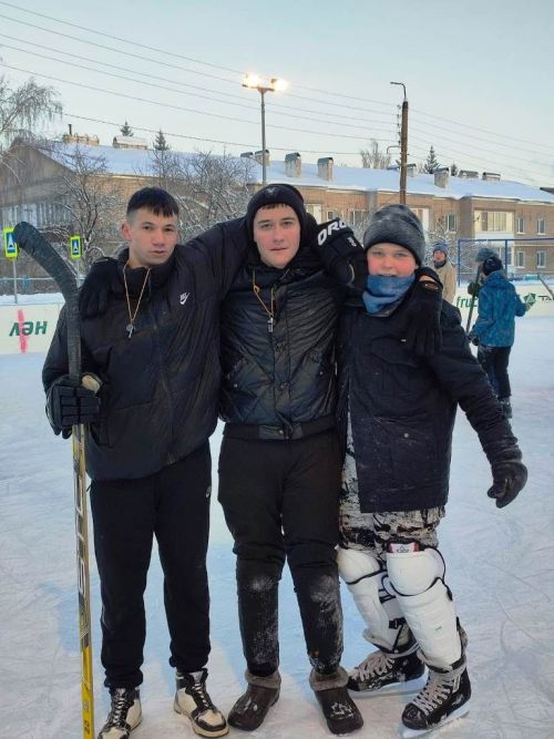В Лаишевском районе турнир по хоккею посвятили землякам — бойцам СВО