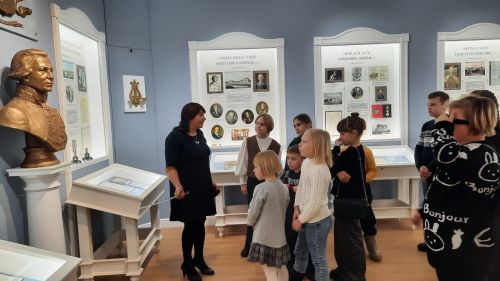 Дети на каникулах посетили музей Лаишевского края имени Гавриила Державина