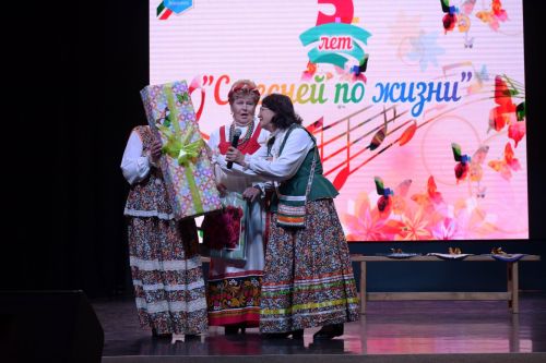 «С песней по жизни!» — название и девиз лаишевского вокального коллектива