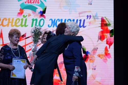 «С песней по жизни!» — название и девиз лаишевского вокального коллектива