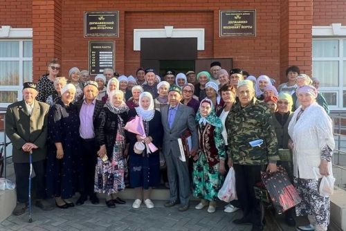В Державино поздравили представителей старшего поколения