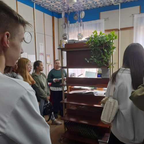 «Читать — это модно, посещать библиотеку — престижно!»