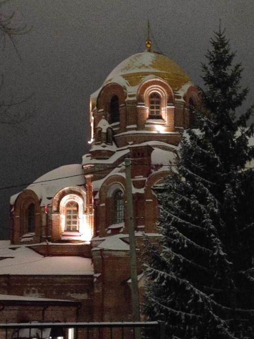 Лирические строки о загадках судьбы прислал Владимир Андреев