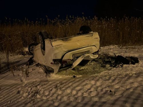 В Лаишевском районе машина упала под мост