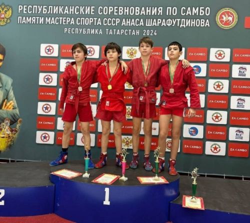 Лаеш районы самбочылары ике бронза медаль яулады