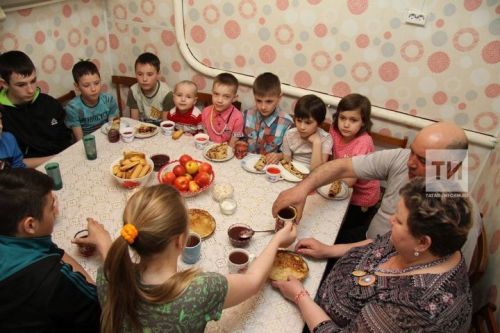 Шимбә көнне, 21 декабрьдә, Россиядә күп балалы гаилә көне билгеләп үтелә