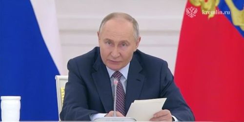 Владимир Путин предложил 2025 год объявить Годом защитника Отечества
