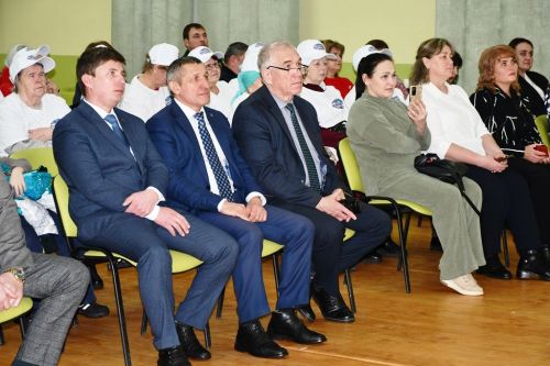В Нармонке встреча с жителями сельского поселения началась с небольшой концертной программы