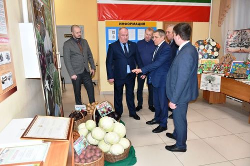 В Нармонке встреча с жителями сельского поселения началась с небольшой концертной программы