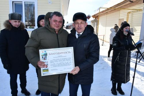Лаишевская семья, потерявшая жилье в результате пожара, переехала в новый дом