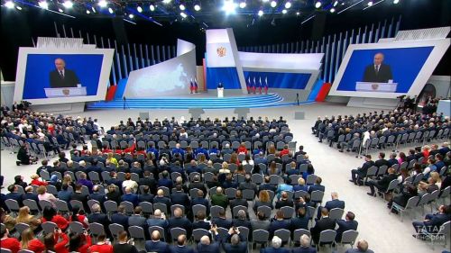 В Год семьи Путин предложил сделать акцент на охране материнства и сбережении здоровья детей