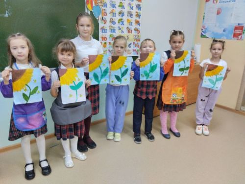 Юные художники Лаишевского района изучают, как из картона сделать мороженое