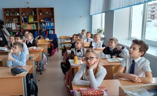 Сотрудники Лаишевской детской библиотеки пригласили гостей в музыкальную гостиную
