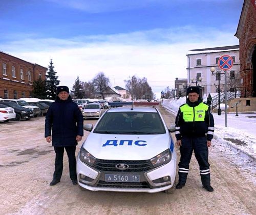 Лаишевские сотрудники ГИБДД помогли оперативно доставить беременную женщину в больницу