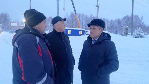Ильдус Зарипов побывал на стройке спортзала в Габишево