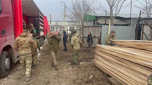 Гуманитар ярдәмне шартлау тавышлары астында бушаттылар