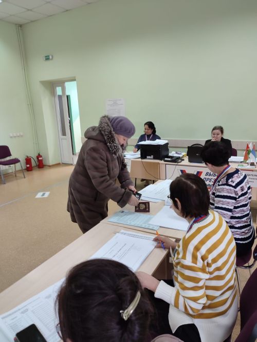 На утро 16 марта в Державино проголосовали около половины всех избирателей