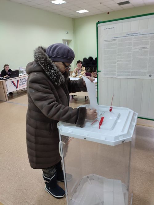На утро 16 марта в Державино проголосовали около половины всех избирателей