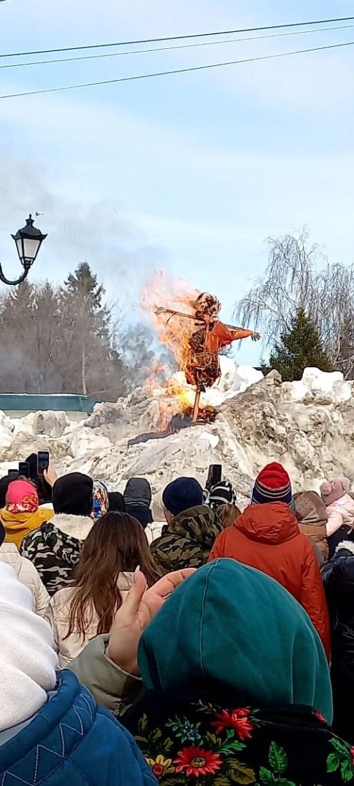 В Никольском сегодня на Масленице провели театрально-игровую программу «Кощей против Масленицы»