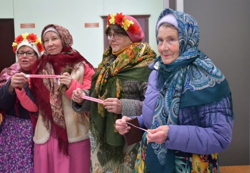 Как участницы ансамбля «Русские напевы» в селе Каипы голосовать ходили