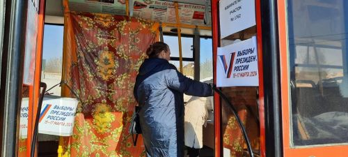 В Лаишевском районе жители могли проголосовать за кандидатов в Президенты РФ в передвижных пунктах