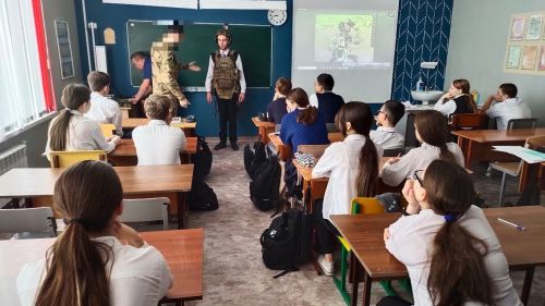 Участник СВО посетил одну из школ Лаишевского района