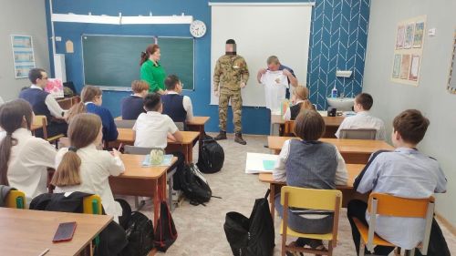 Участник СВО посетил одну из школ Лаишевского района