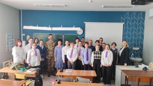 Участник СВО посетил одну из школ Лаишевского района