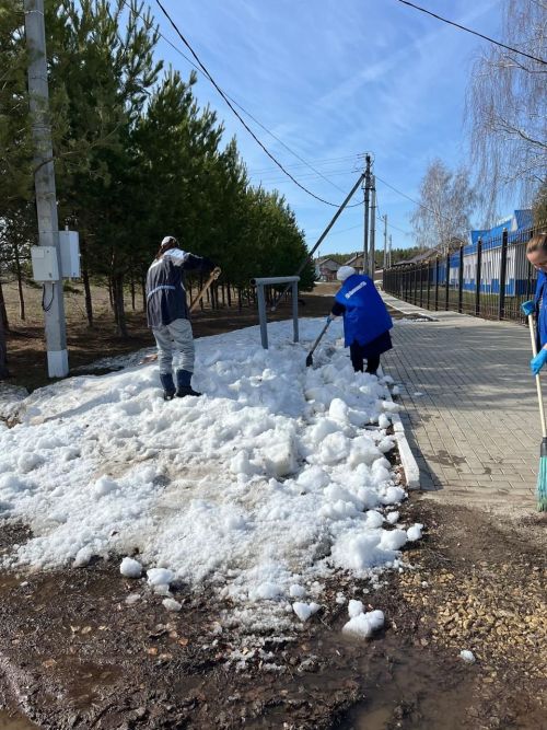 С каждым днем Лаишево пробуждается от долгой зимы и становится чище