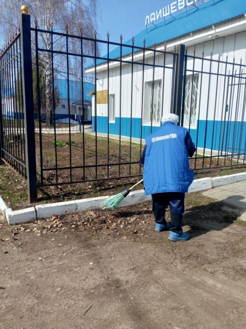С каждым днем Лаишево пробуждается от долгой зимы и становится чище